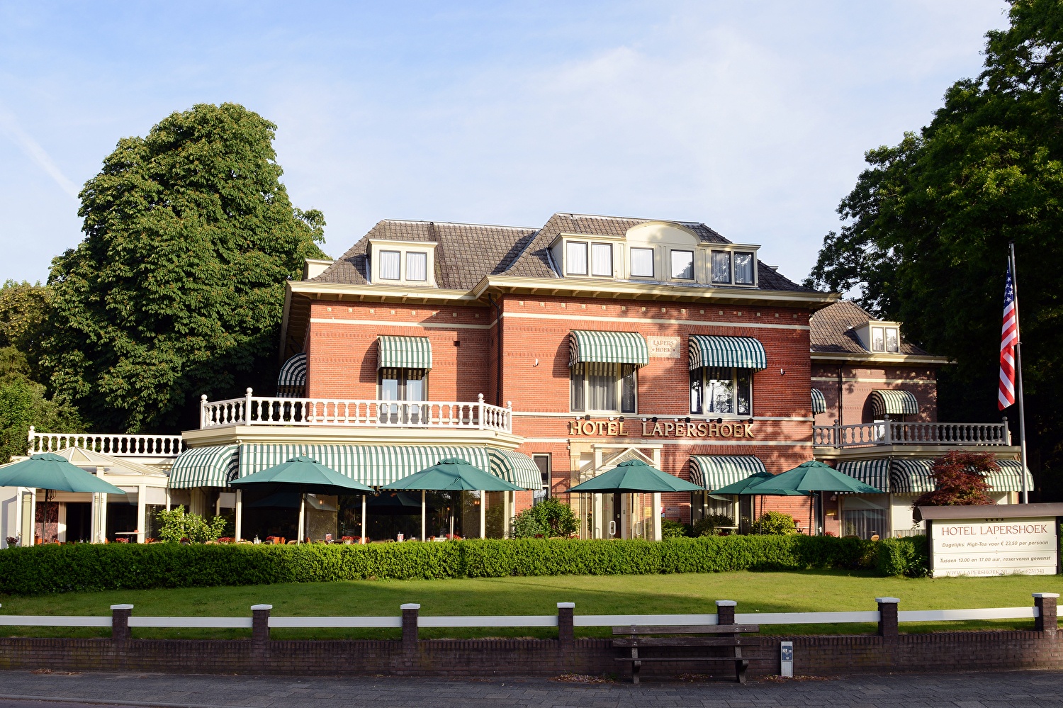 Exterior Amrâth Hotel Lapershoek Arenapark located in Hilversum
